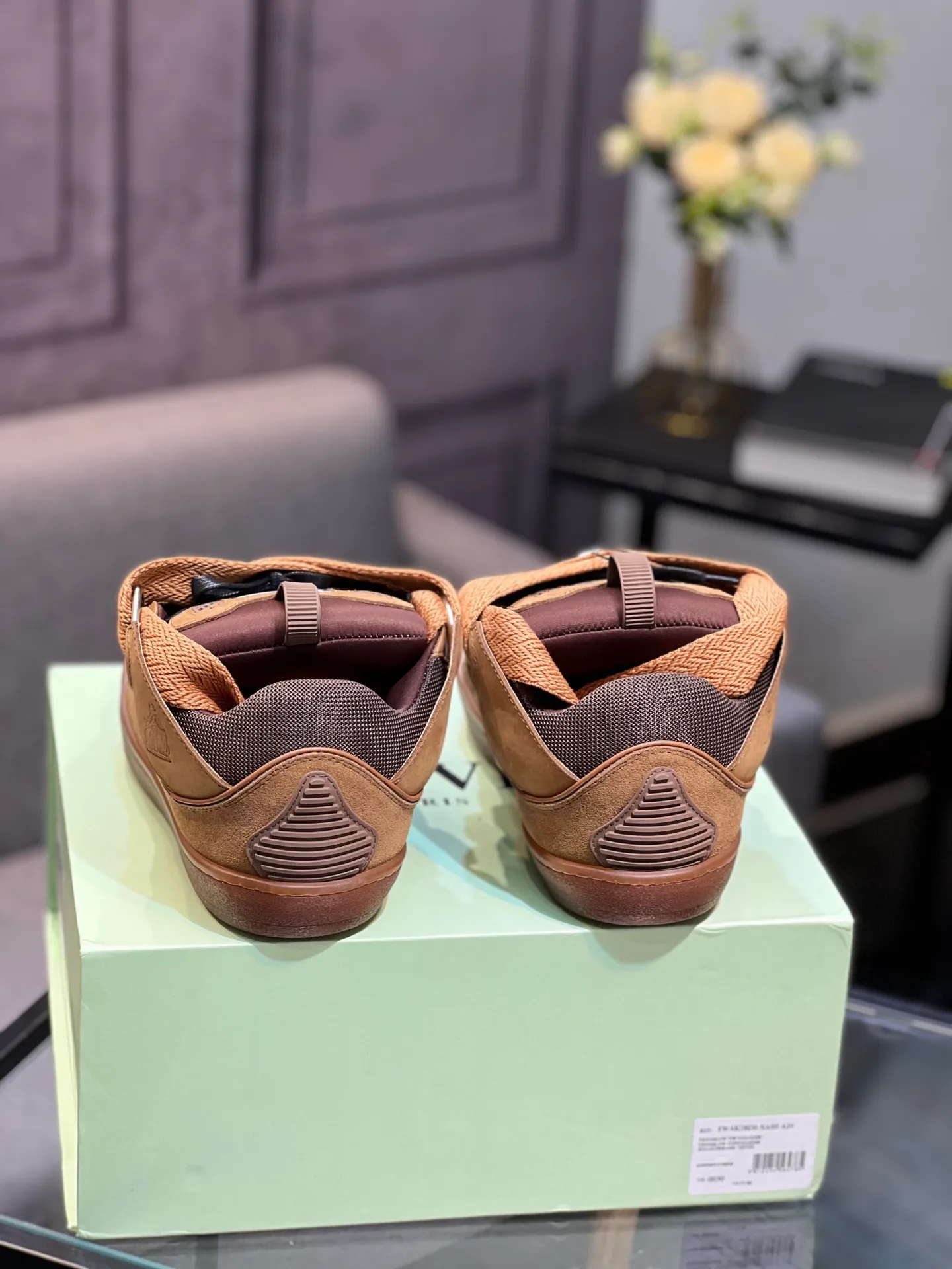 Men's men's shoes💰780 [LANVIN] Latest lace-up fashionable casual sneakers for couples High-quality CLAY couple series‼ ️ The latest trendy products of the season 🌈Many bloggers have planted grass and purchased the original open-mold customization. The upper and outsole are sewn with mark threads without edge sealing. Multiple material splicing combination design. Very versatile for fashionable and casual wear. Comfortable on the feet. Recommended for self-retention (upper cowhide + cow suede + breathable mesh) inner foot pad cowhide exclusive original open-mold clear logo rubber outsole ⚠️36-44 yards (45 custom-made)